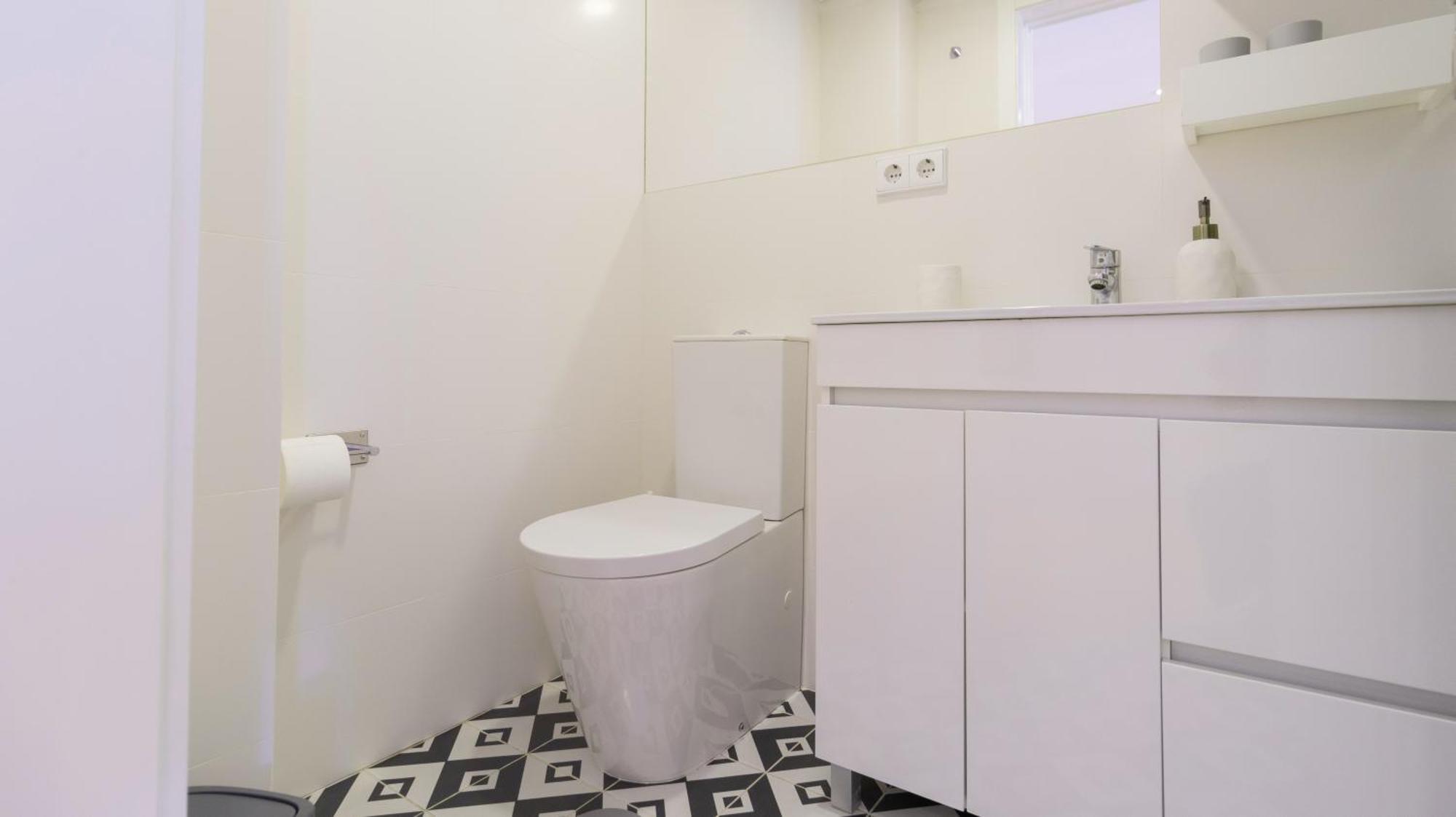 City Center Duplex W Patio By Lovelystay Porto Exteriér fotografie