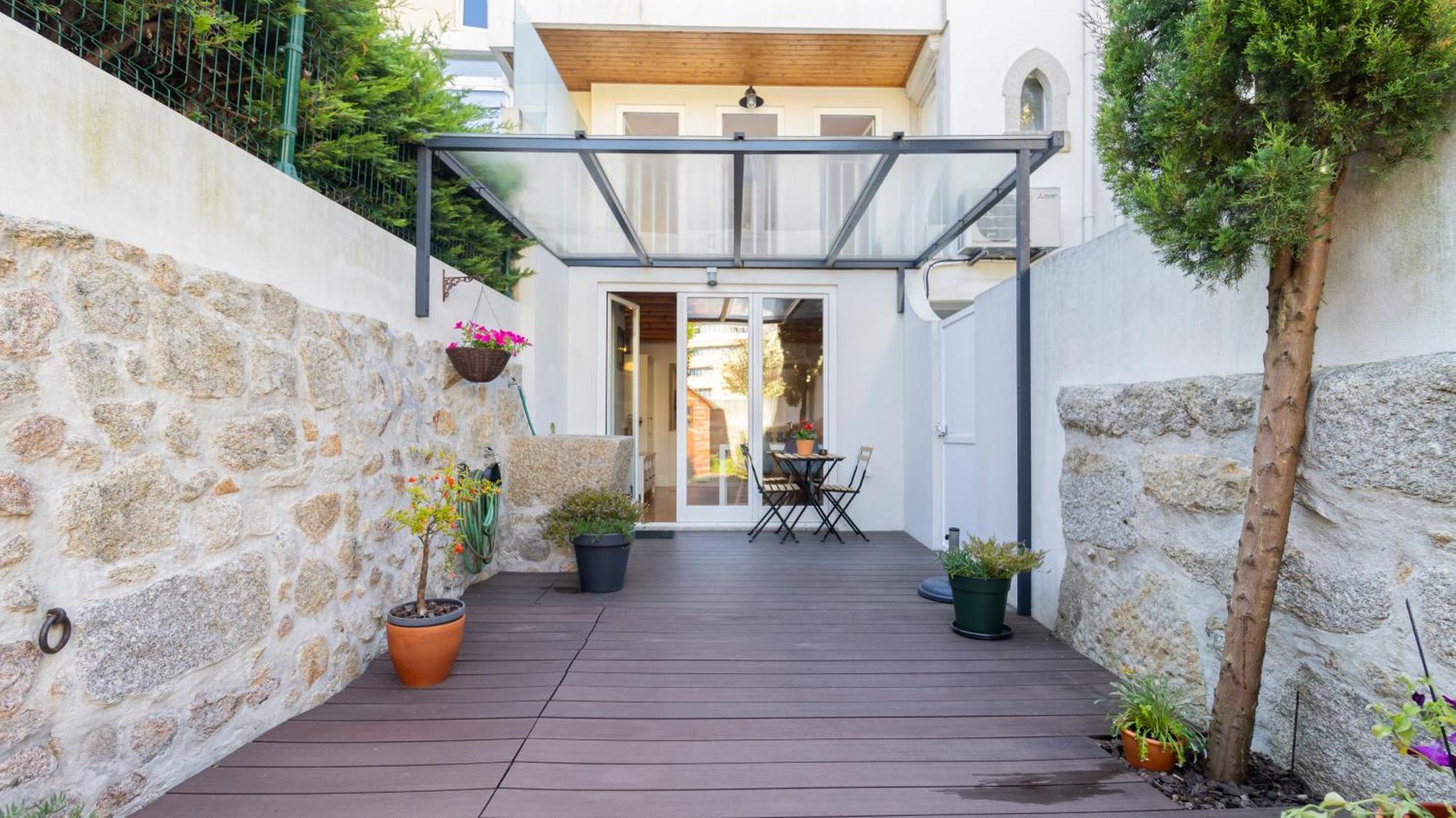 City Center Duplex W Patio By Lovelystay Porto Exteriér fotografie